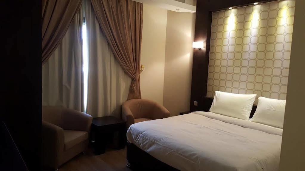 Al Muhanna Plaza Salmiya Old Souk Kuwait City Eksteriør bilde
